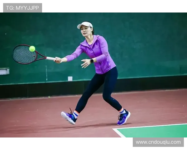 斗球体育直播网球直播服务，专业解说带你深入了解每一场激烈对决的精彩瞬间