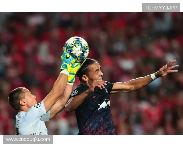 斗球下载安卓版官方正版免费下载，体验真实刺激的足球对战乐趣